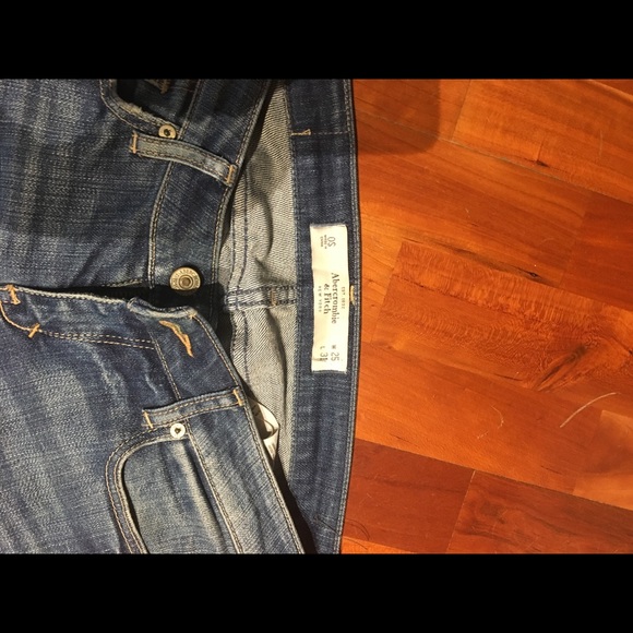 Abercrombie jeans in 0S - Picture 2 of 2